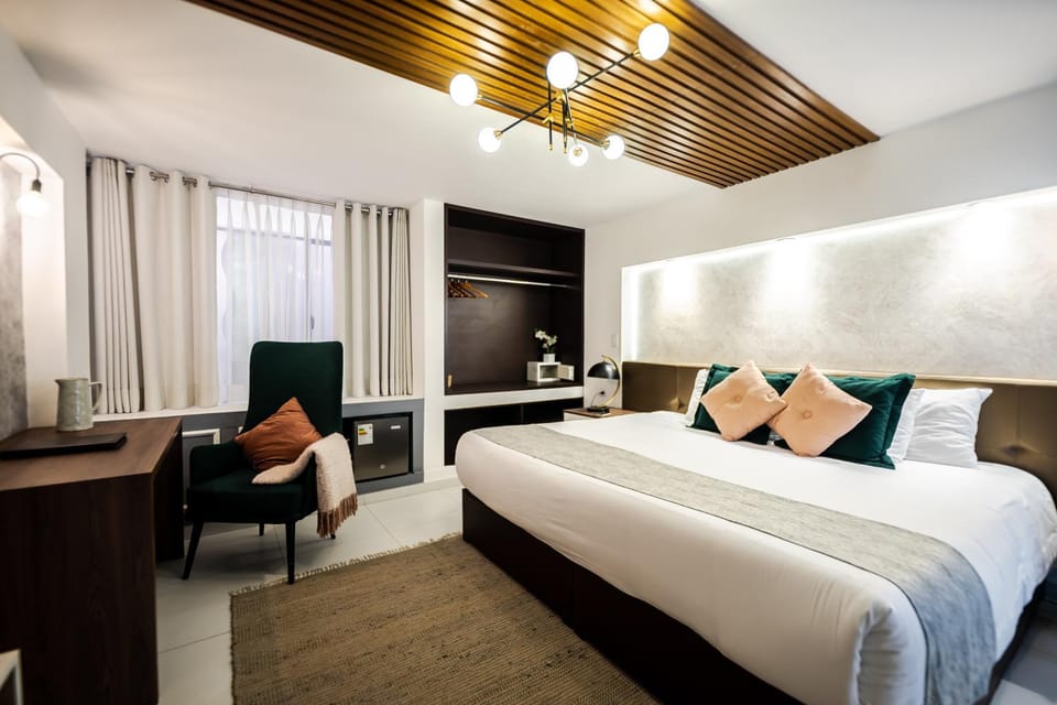 Photo of the whole room, Bedroom