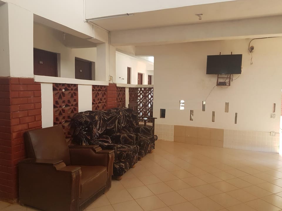 Communal lounge/ TV room