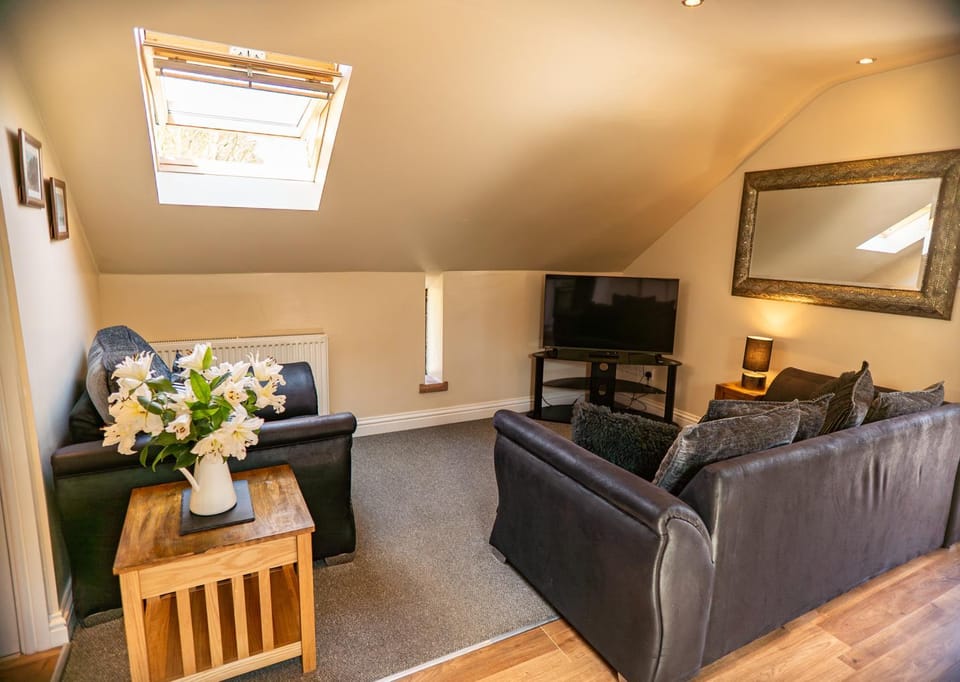 Willow cottage with private hot tub Farm Stay in Staffordshire Moorlands District