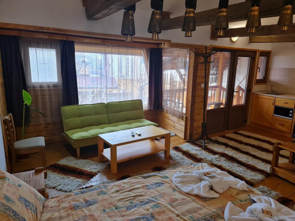 Bed, Living room, Photo of the whole room, Seating area, Bedroom