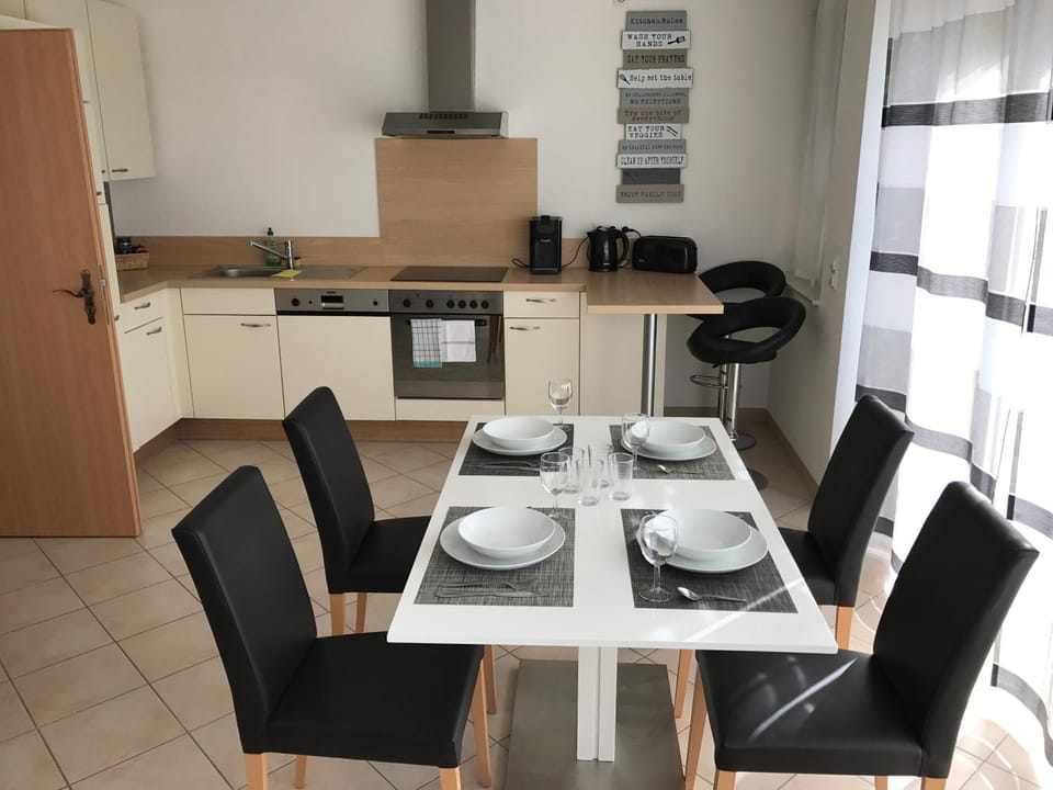 Kitchen or kitchenette, Living room, Dining area, stove