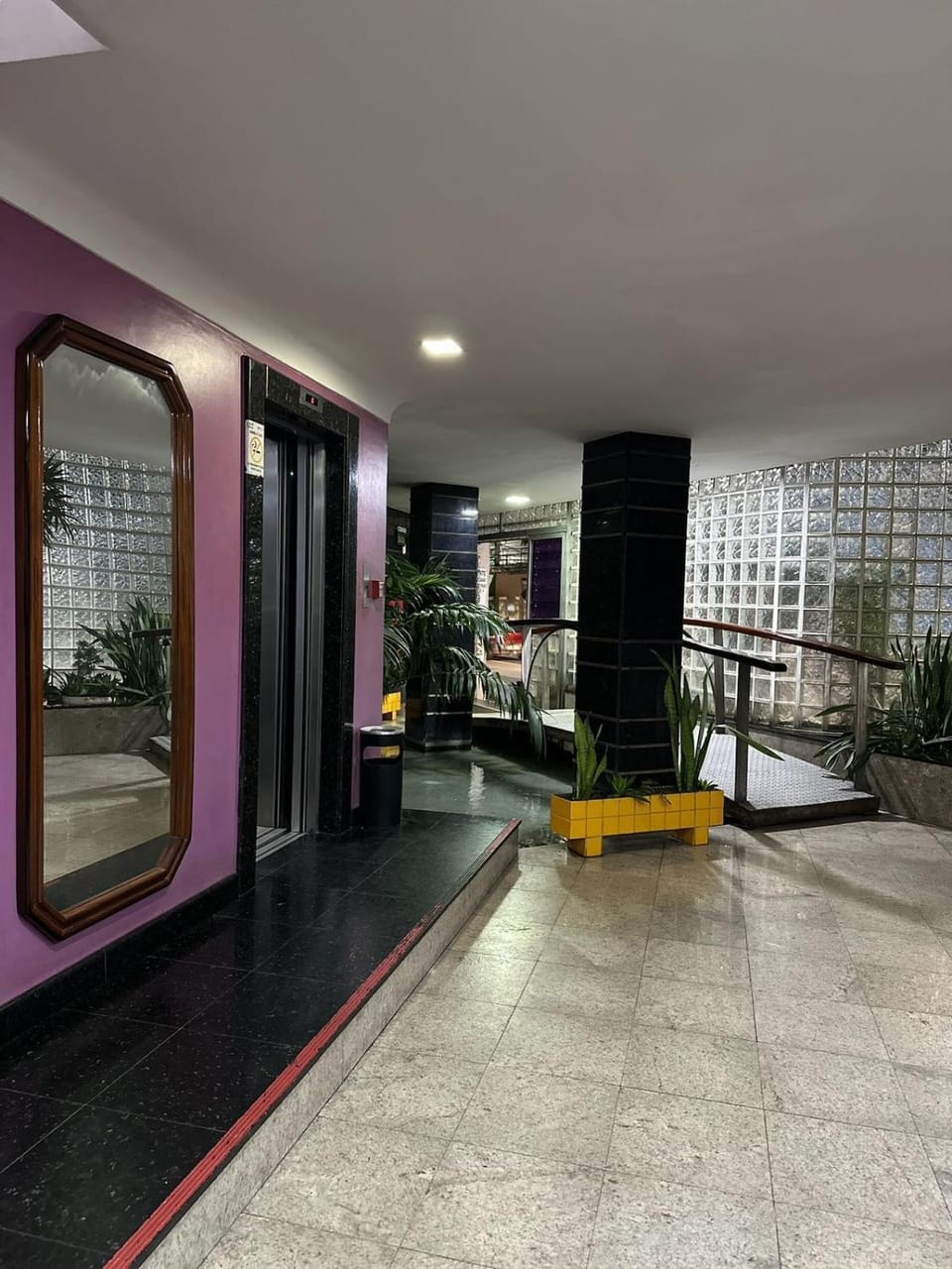 Lobby or reception, elevator
