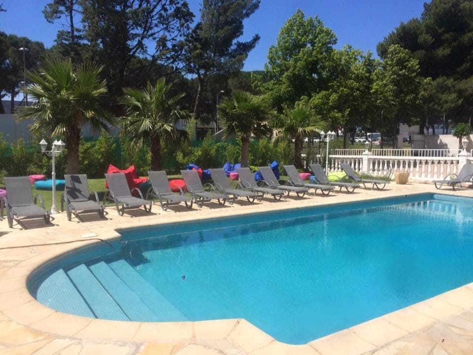 Day, Swimming pool