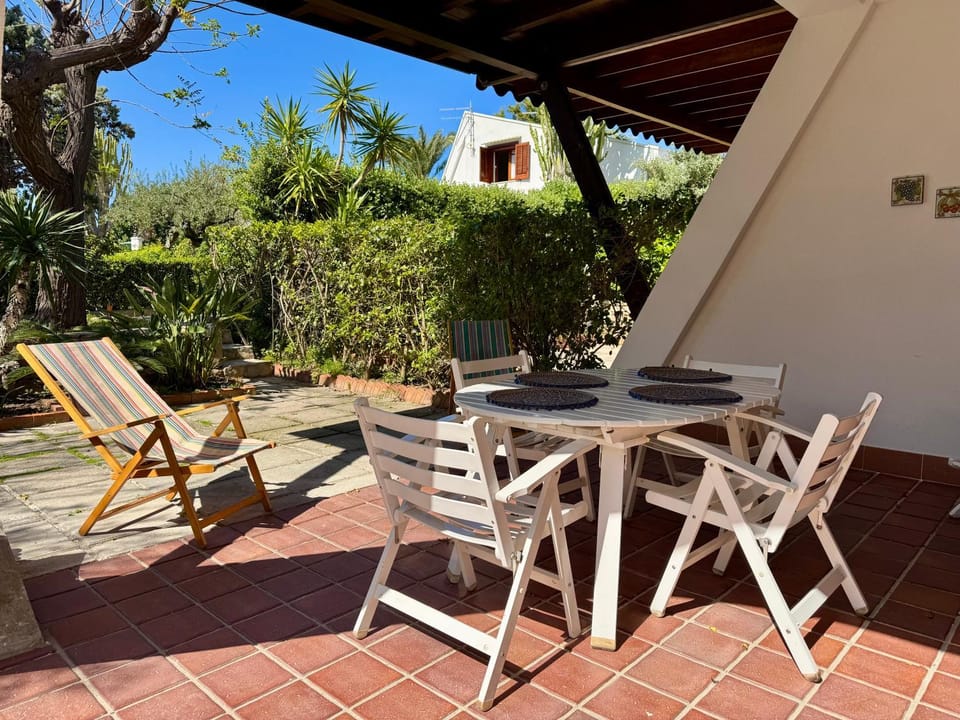 Patio, Dining area