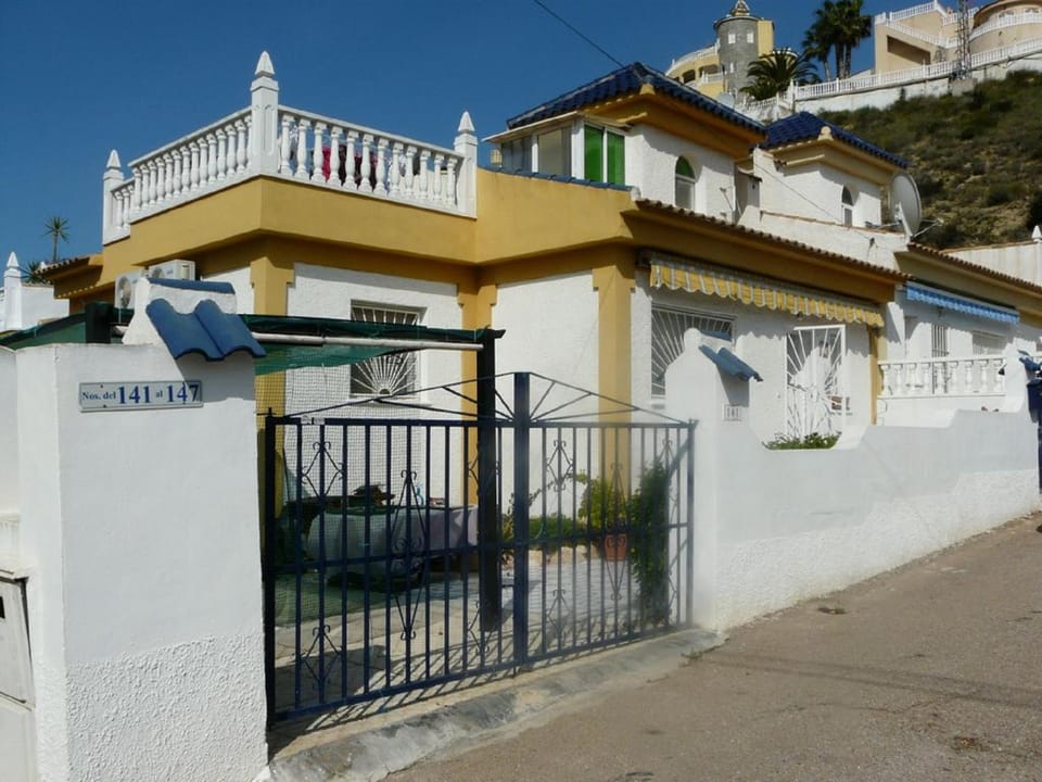Property building, Neighbourhood