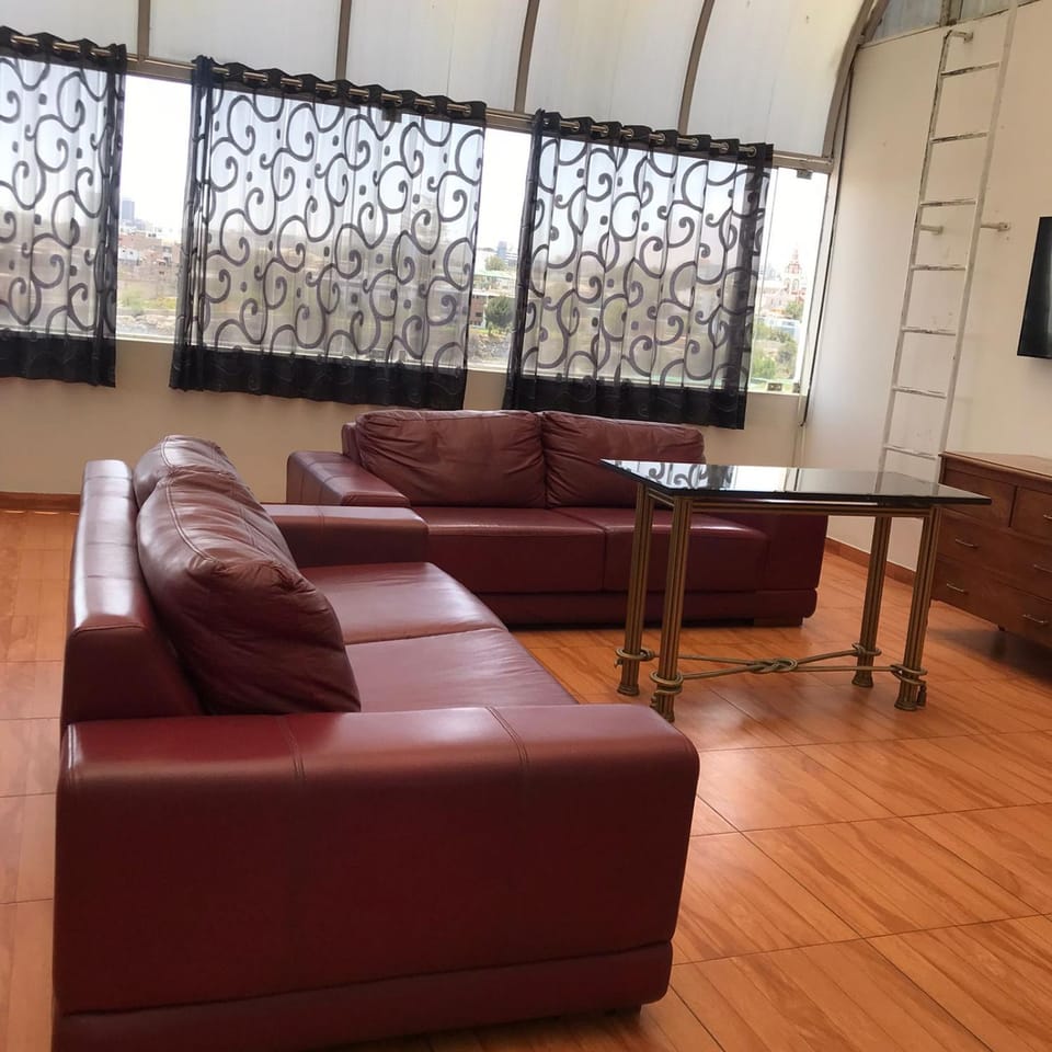 Communal lounge/ TV room, Living room, Seating area
