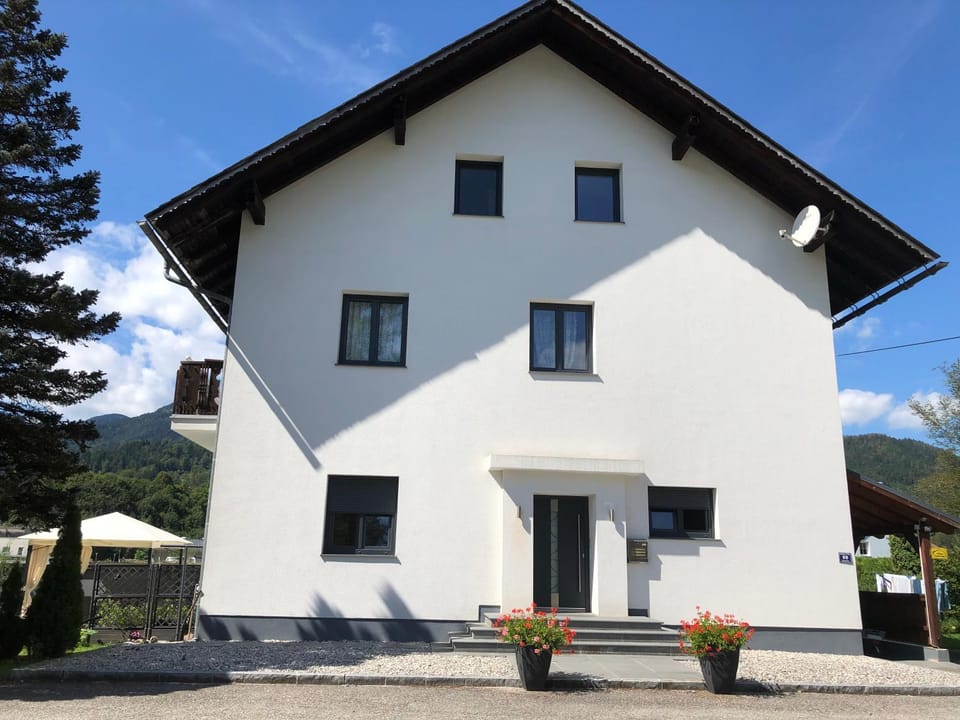 Property building, Facade/entrance