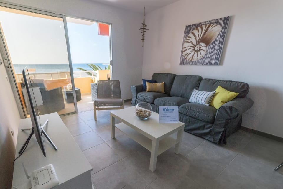 Living room, Sea view