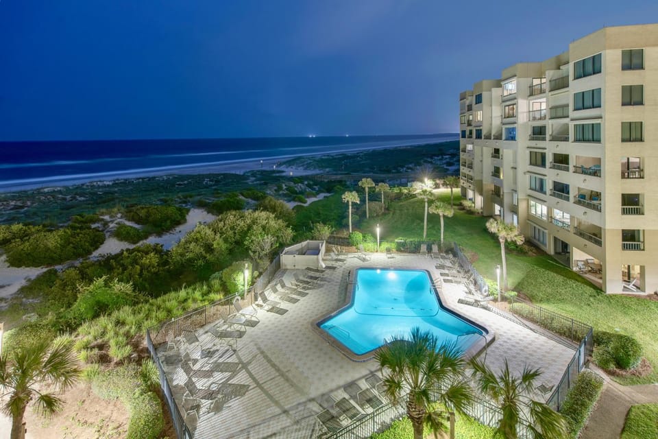 Property building, Natural landscape, Beach, Evening entertainment, Pool view, Sea view, sunbed