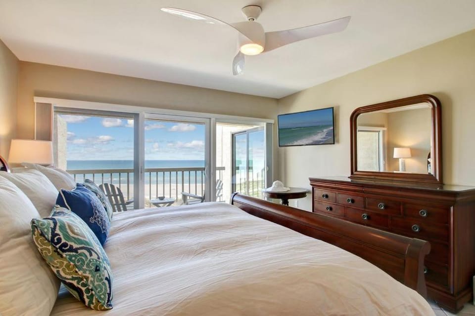 Bed, Sea view
