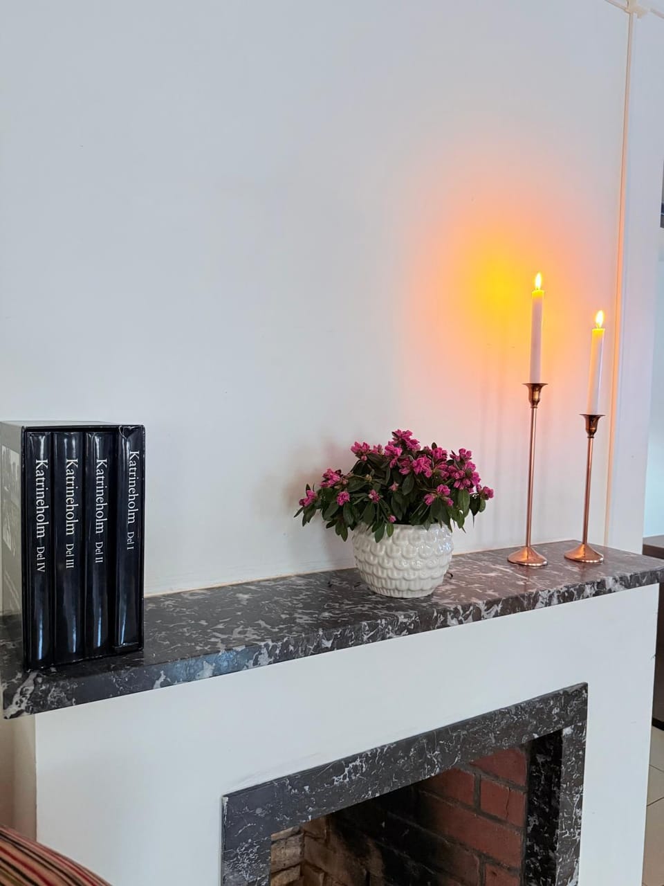 Communal lounge/ TV room, Decorative detail, fireplace