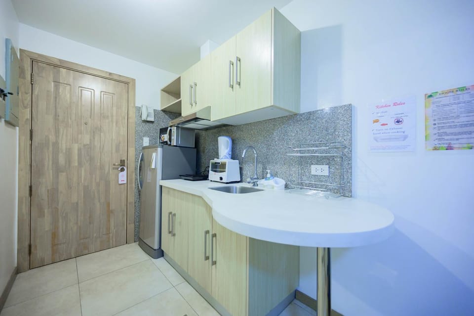 Cedar Peak Condo - Close to Session Road City Center Apartment in Baguio