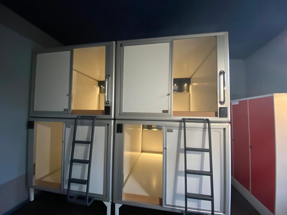 Bed, bunk bed