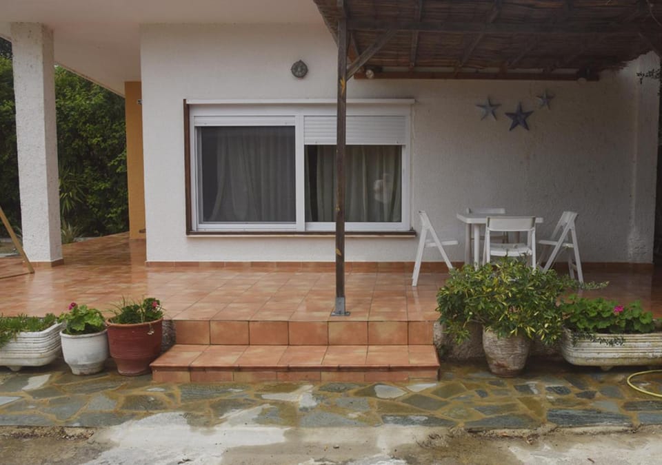 Τhe banana tree beach house House in East Attica Regional Unit, Greece