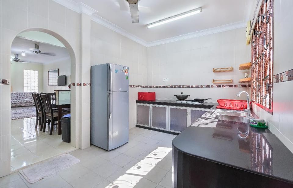 Homestay Rini Zikry Vacation rental in Johor Bahru