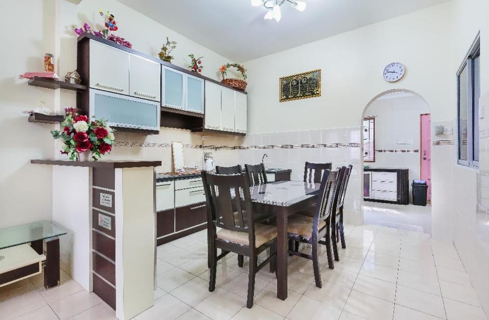 Homestay Rini Zikry Vacation rental in Johor Bahru