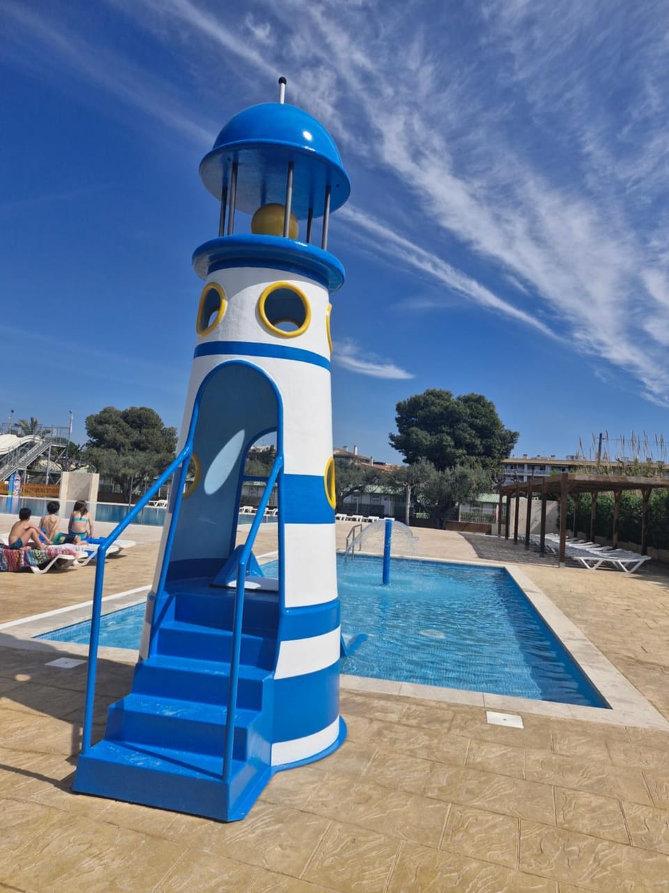 Swimming pool