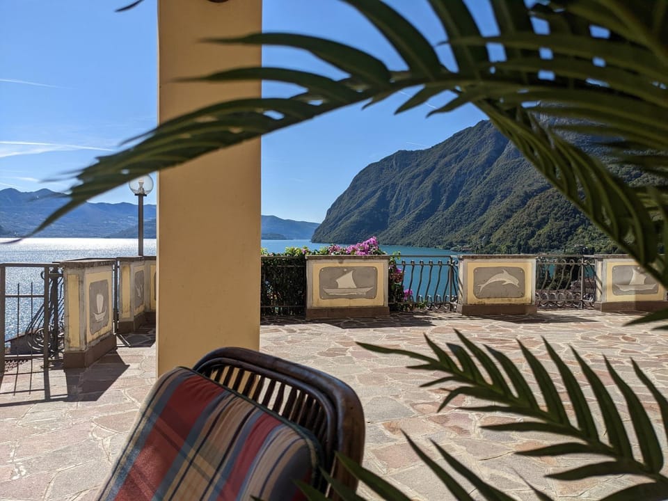 Balcony/Terrace, Lake view