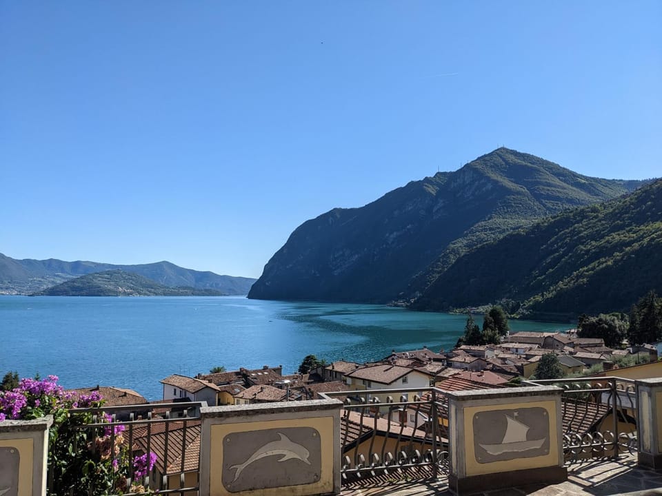 Balcony/Terrace, Lake view