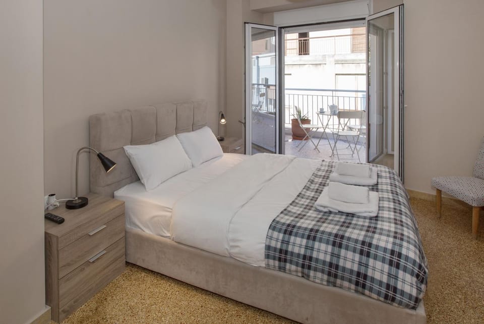Bed, Balcony/Terrace, Bedroom