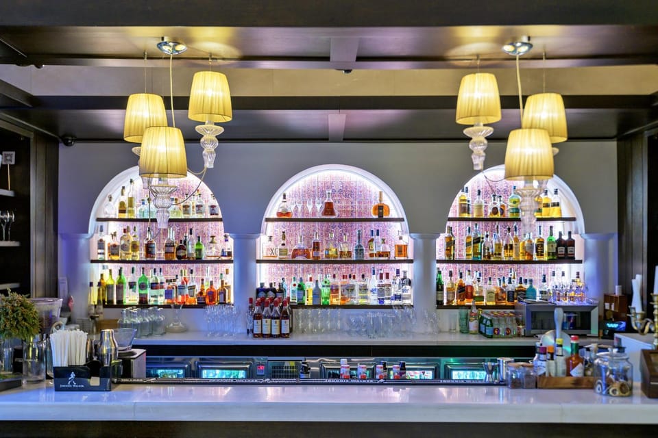 Lounge or bar, Drinks