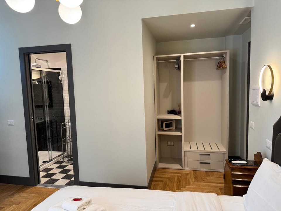 Shower, Bed, Bathroom, Photo of the whole room, Bedroom, wardrobe