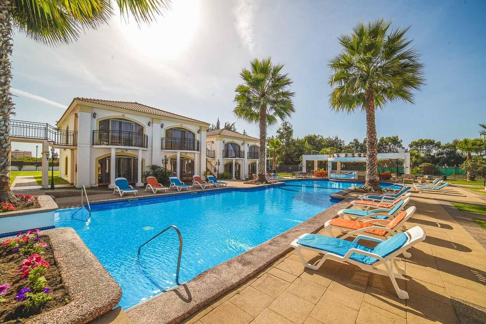 Swimming pool, Swimming pool