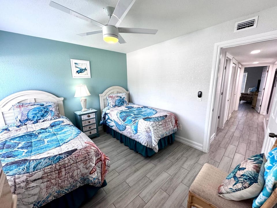 2BR/1BA Vacation Rental - Sienna Park Apartment in Gulf Gate Estates