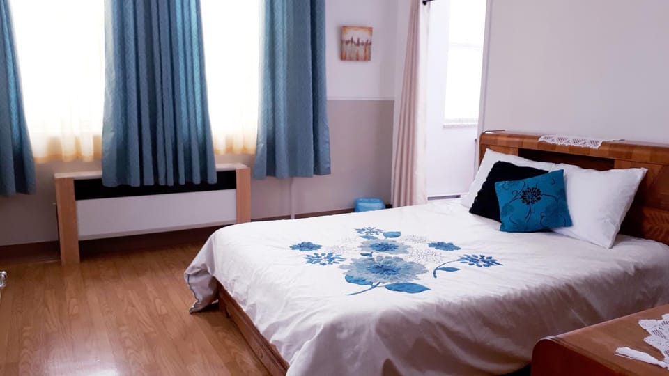 MHotel Domaine l'Envolée- Maison Fleurie Hotel in Victoriaville