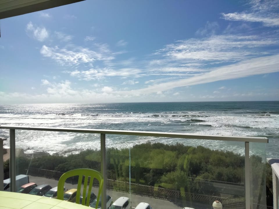 Appartement T2 rénové face à la mer avec terrasse et garage - Quartier des Présidents - Les Sables-d'Olonne - FR-1-331-90 Apartment in Château-d'Olonne