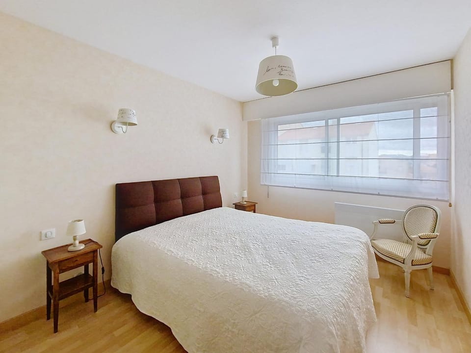 Appartement T2 rénové face à la mer avec terrasse et garage - Quartier des Présidents - Les Sables-d'Olonne - FR-1-331-90 Apartment in Château-d'Olonne