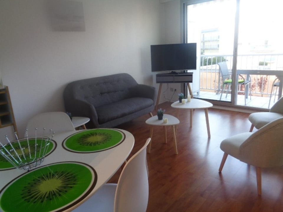 Studio 24m² au Centre d'Arcachon, proche Gare et Plage, Balcon Sud - FR-1-374-104 Apartment in Arcachon