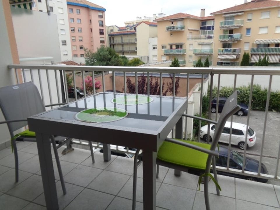 Studio 24m² au Centre d'Arcachon, proche Gare et Plage, Balcon Sud - FR-1-374-104 Apartment in Arcachon