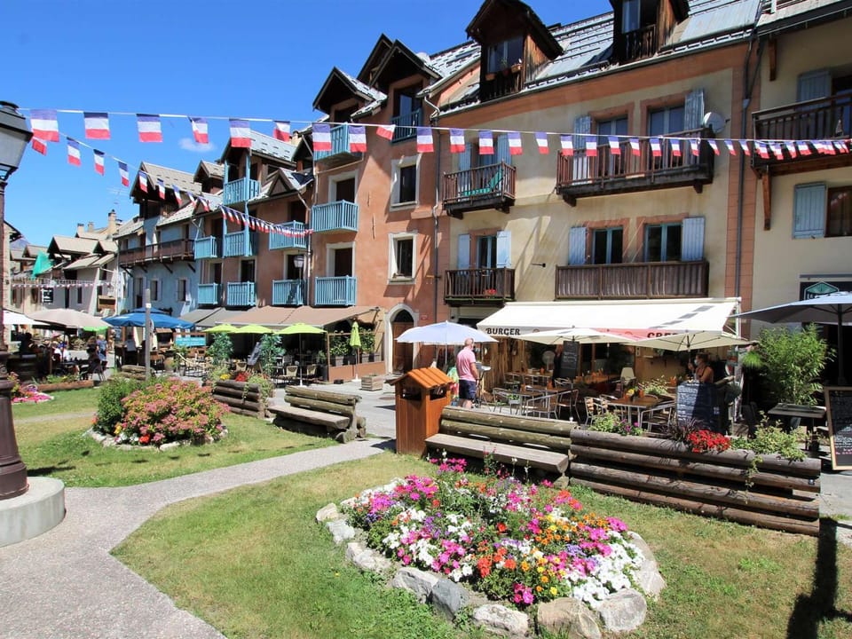 Studio lumineux 4 pers., balcon sud, pieds des pistes - Serre Chevalier - FR-1-330F-120 Apartment in Saint-Chaffrey