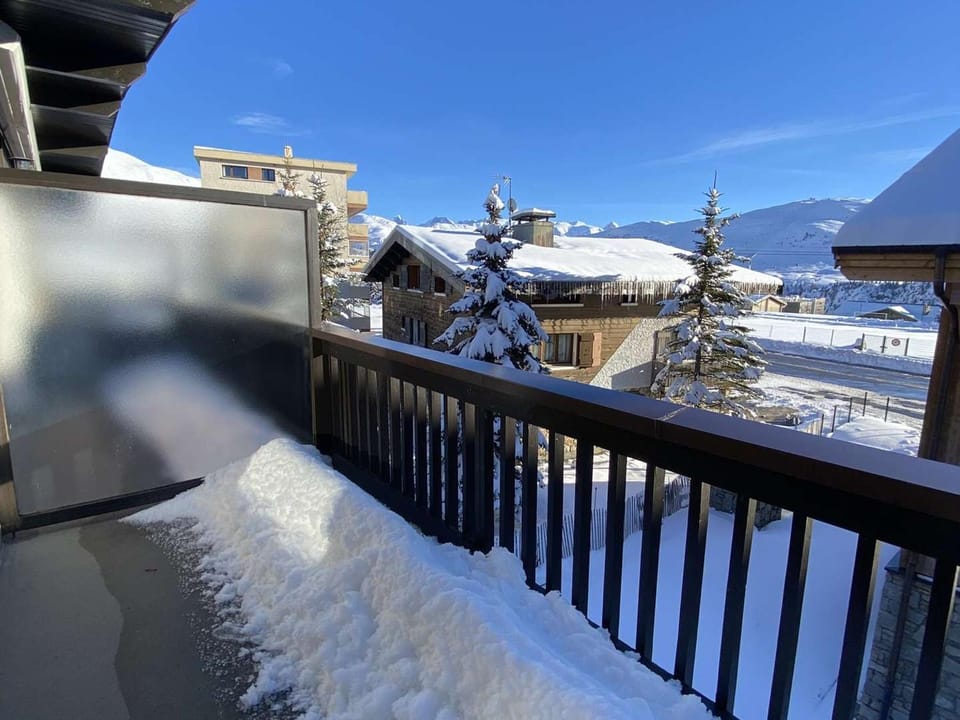 Appartement cosy 2 pièces, 6 pers, balcon sud, proche pistes et commerces - Alpe d'Huez - FR-1-405-46 Apartment in Huez