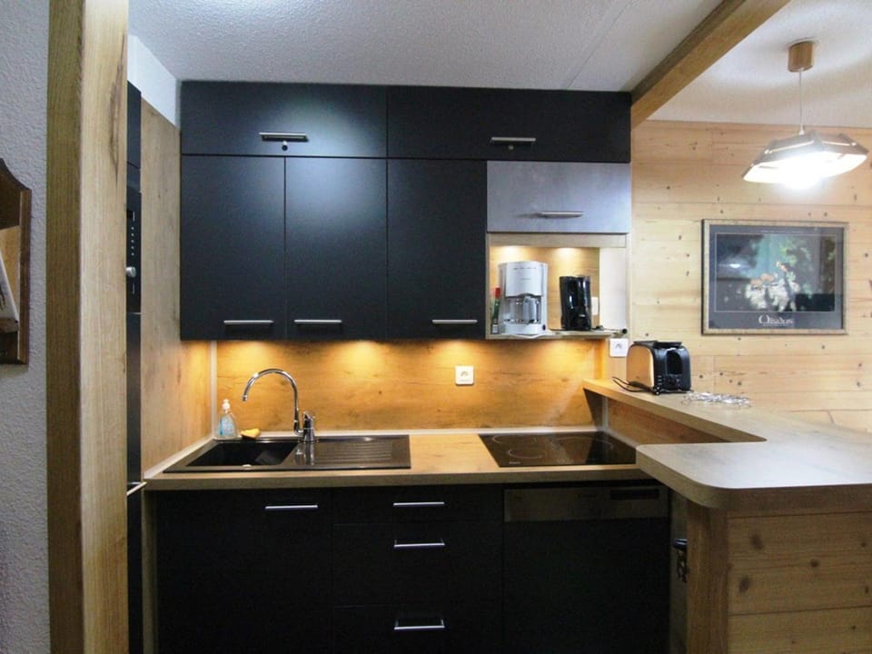 Appartement 2P avec Balcon Sud et Proche Pistes – L’Alpe d’Huez - FR-1-405-38 Apartment in Huez
