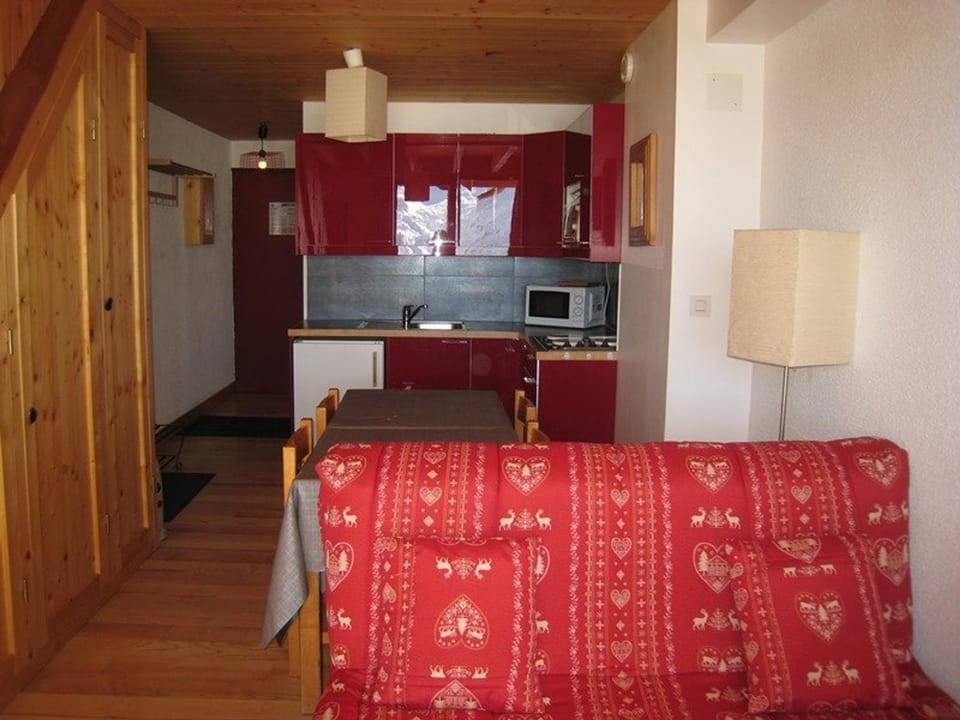 Appartement cosy 5 pers avec balcon sud à l’Alpe d’Huez, skis aux pieds - FR-1-405-28 Apartment in Huez