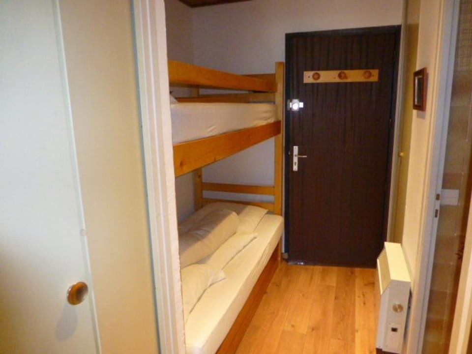Studio cosy pour 4 à L'Alpe d'Huez, proche pistes et commerces, balcon sud, casier à skis. - FR-1-405-117 Apartment in Huez