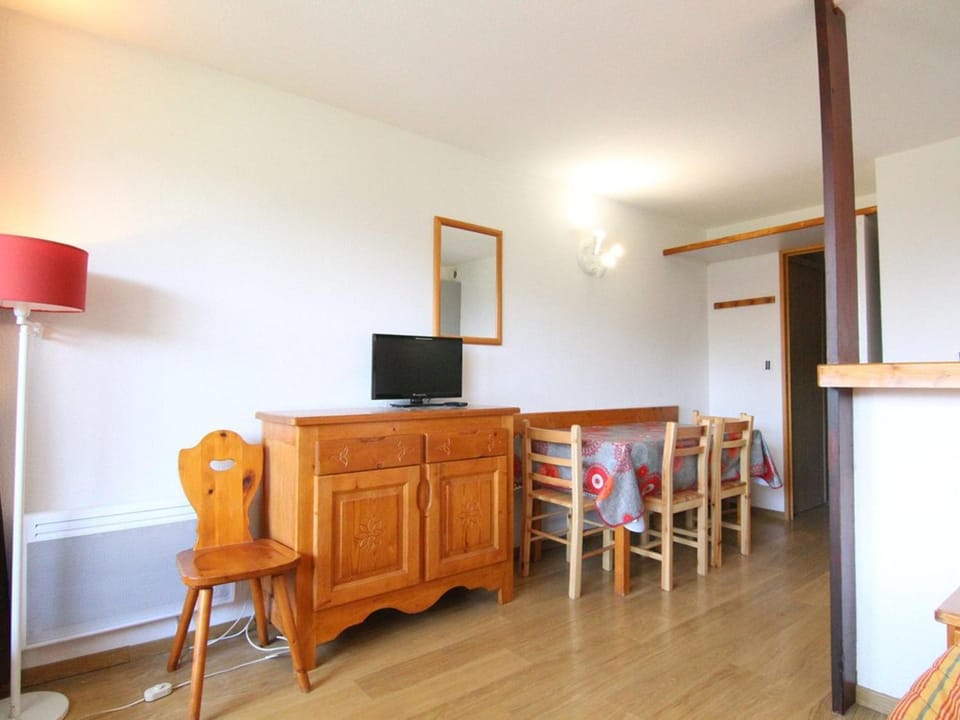 Appartement cosy 6 pers. avec balcon, proche pistes et commerces - Alpe d'Huez - FR-1-405-99 Apartment in Huez