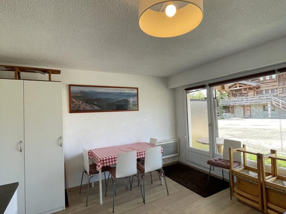 Studio pour 4 à L'Alpe d'Huez, près des pistes - FR-1-405-123 Apartment in Huez