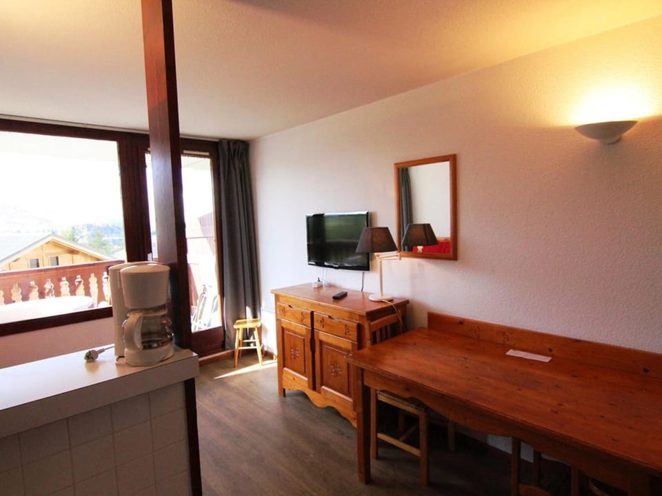 Appartement cosy 2 pièces, 6 pers, Alpe d'Huez - proche pistes et commerces - FR-1-405-52 Apartment in Huez