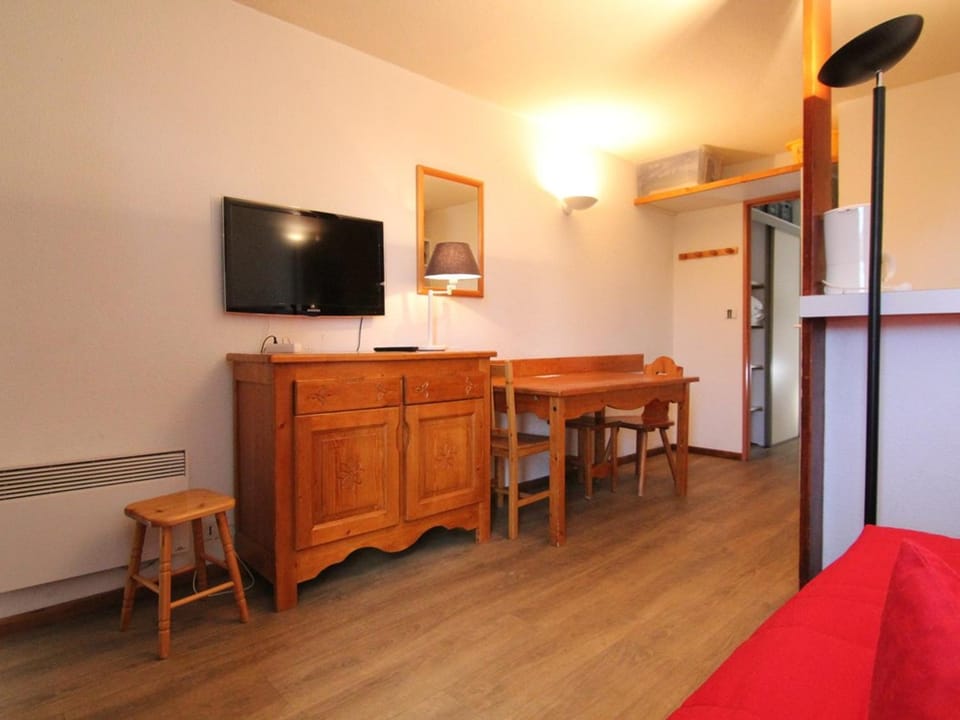 Appartement cosy 2 pièces, 6 pers, Alpe d'Huez - proche pistes et commerces - FR-1-405-52 Apartment in Huez