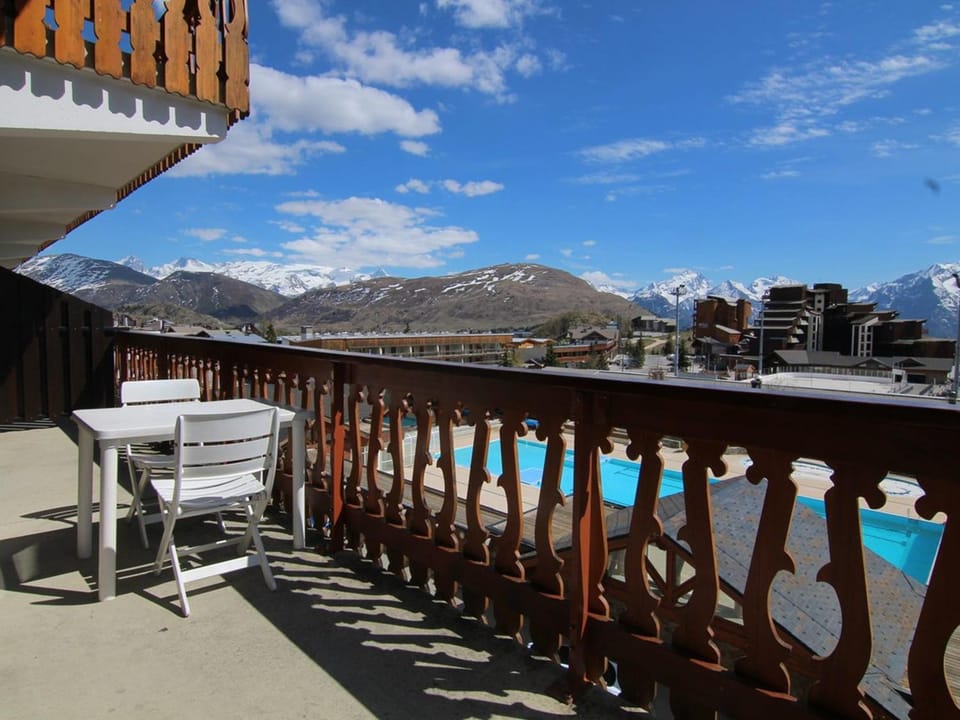 Appartement cosy 2P, 6 pers, skis aux pieds, balcon sud-ouest, cœur de station L'Alpe d'Huez - FR-1-405-27 Apartment in L'Alpe d'Huez