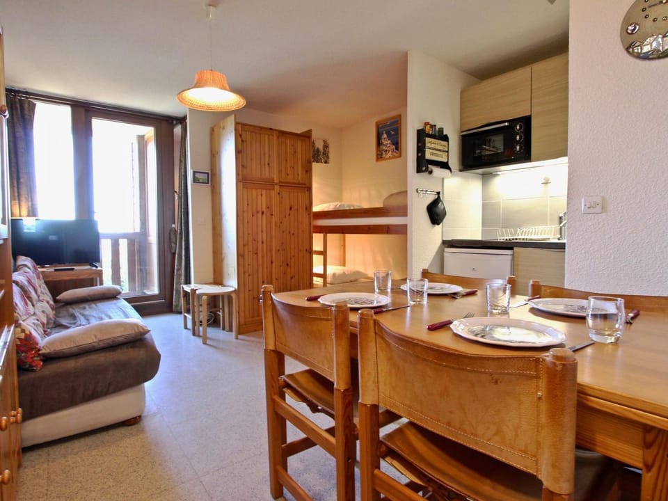 Studio cabine 4 places au pied des pistes, vue vallée - FR-1-340-95 Cabin in Provence