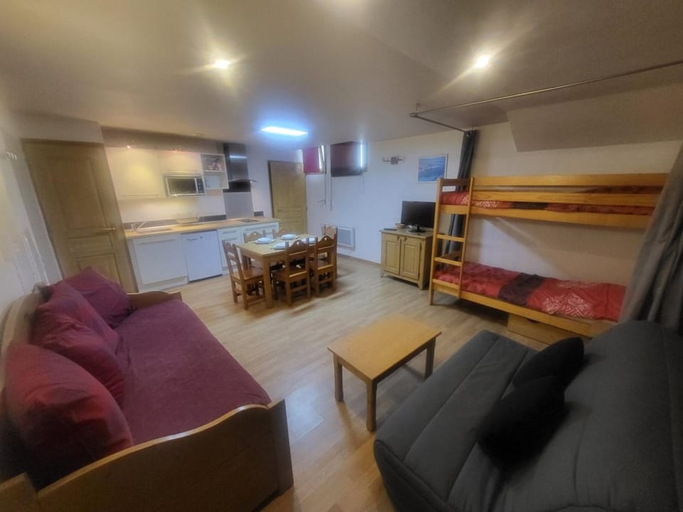 Studio cosy 4 pers. front de neige avec WiFi à Montgenèvre - FR-1-266-85 Apartment in Montgenèvre