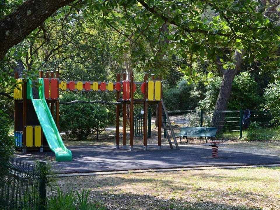 Maison climatisée avec piscine privée, 5 pièces, 7 couchages à 15 min des plages de Vallauris - FR-1-252-103 House in Antibes