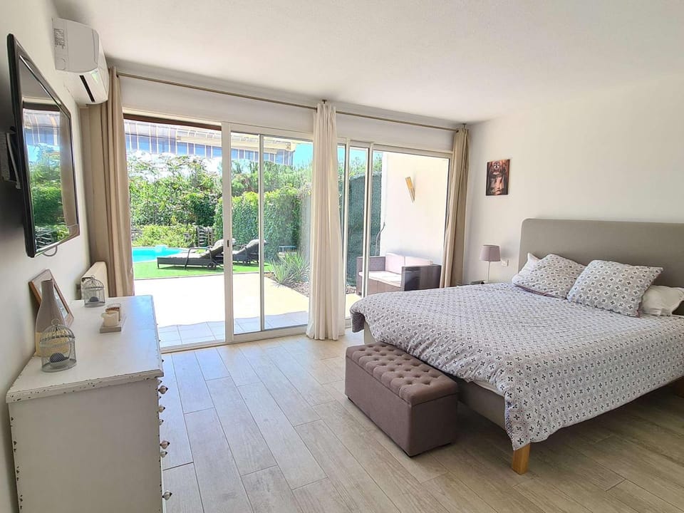 Maison climatisée avec piscine privée, 5 pièces, 7 couchages à 15 min des plages de Vallauris - FR-1-252-103 House in Antibes