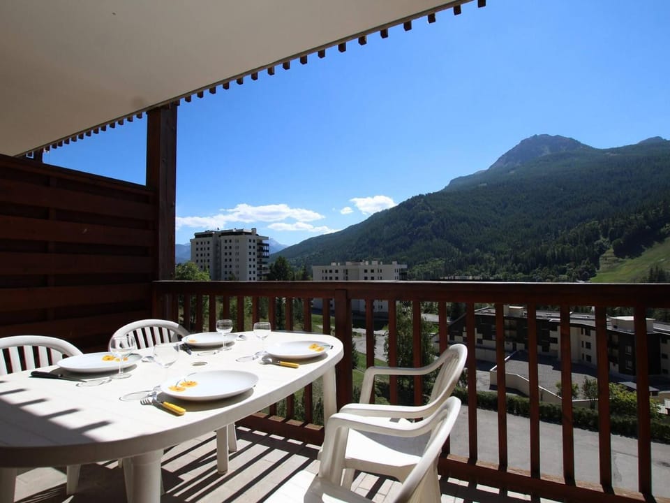 Duplex 6 couchages à Serre-Chevalier - Chantemerle - FR-1-330E-21 Apartment in Saint-Chaffrey