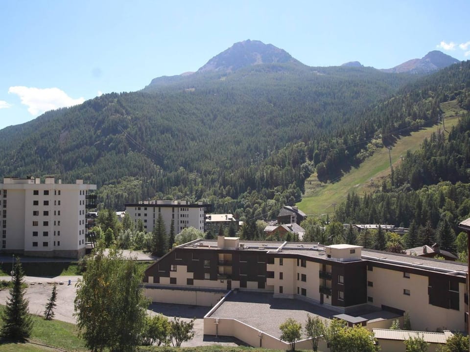 Duplex 6 couchages à Serre-Chevalier - Chantemerle - FR-1-330E-21 Apartment in Saint-Chaffrey