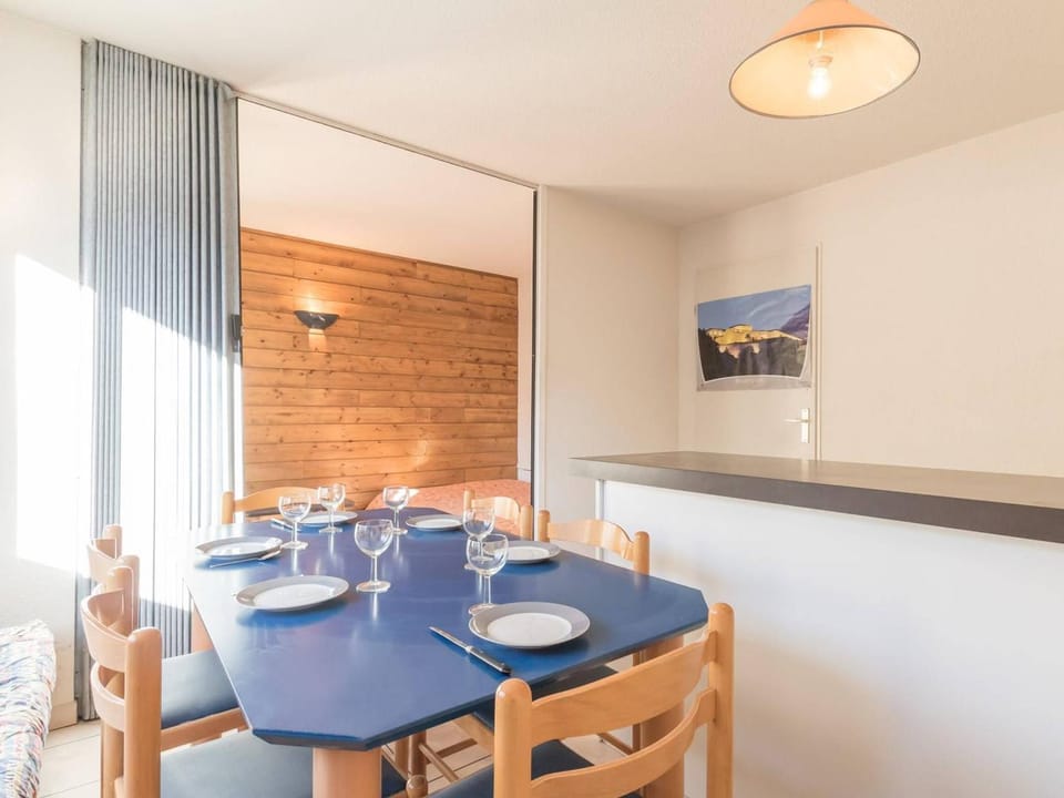 Charmant 2 pièces avec balcon, idéal pour 5 pers. à 100m des pistes, proche centre Briançon - FR-1-330C-25 Apartment in Briançon